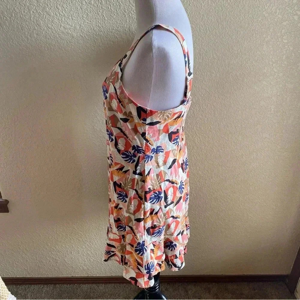 Sadie and Sage Tahiti Floral Tropical Linen Mini Dress V Neck Ruffle Hem: Large - Picture 7 of 13